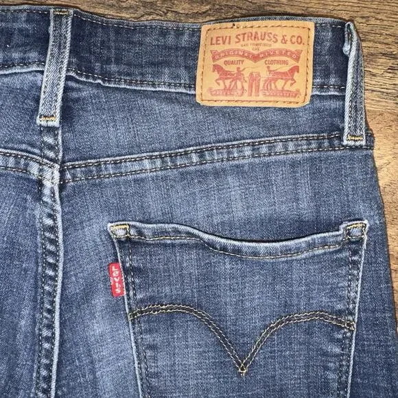 Levi’s Women’s 721 High-Rise Skinny Jean Size 27 - Picture 6 of 11